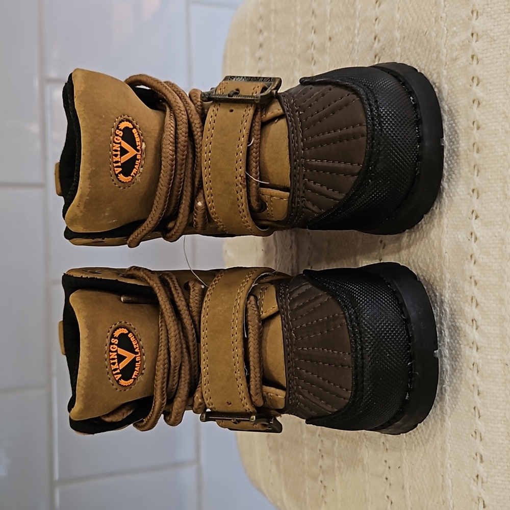 EUC TODDLER BOYS BOOTS